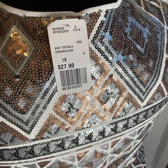 Sequin crop blouse (plus size) - Picture 3 of 5